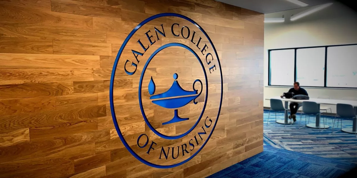 interior-educational-logo-signage-galan-college-wall-feature-big.jpg