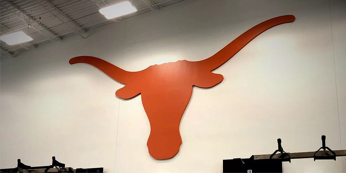 interior-specialty-dimensional-longhorn-logo-wall-sign-university-texas.jpg
