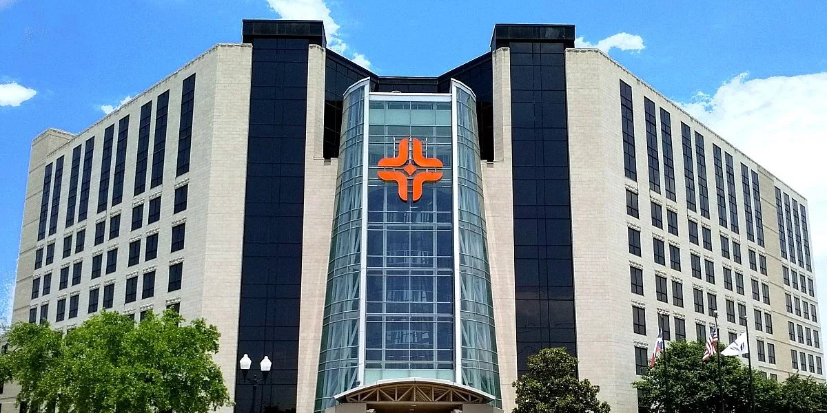 HCA Houston - Exterior Custom Logos Letters Texas