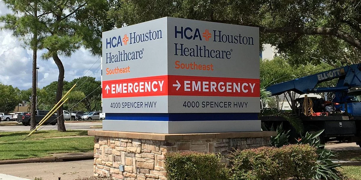 HCA Houston - Exterior Wayfinding Signage